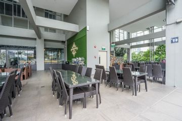 V Hotel Lavender Superior Double - 1 min from Lavender MRT with great food and shopping options