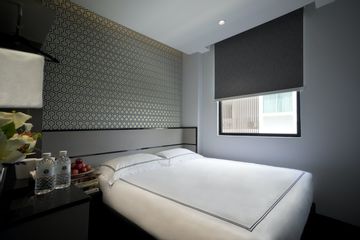 Venue Hotel Lily | Superior Double Room - 1 Minute from Bus Stop | East Coast