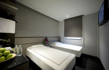 Venue Hotel Lily | Superior Twin Room - 1 Minute from Bus Stop | East Coast